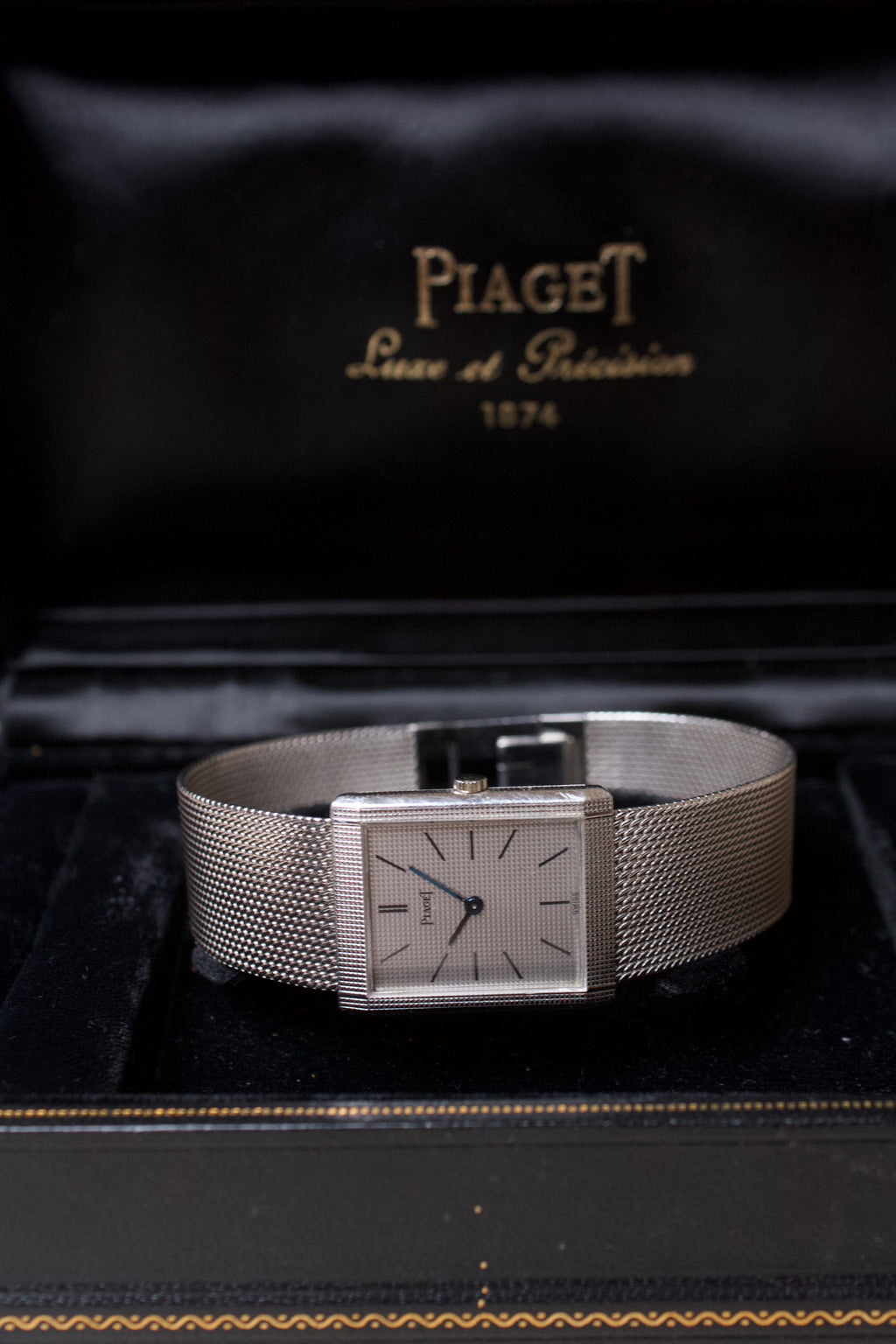 Piaget Tank Extra-Plate Or Blanc 18K Clous de Paris