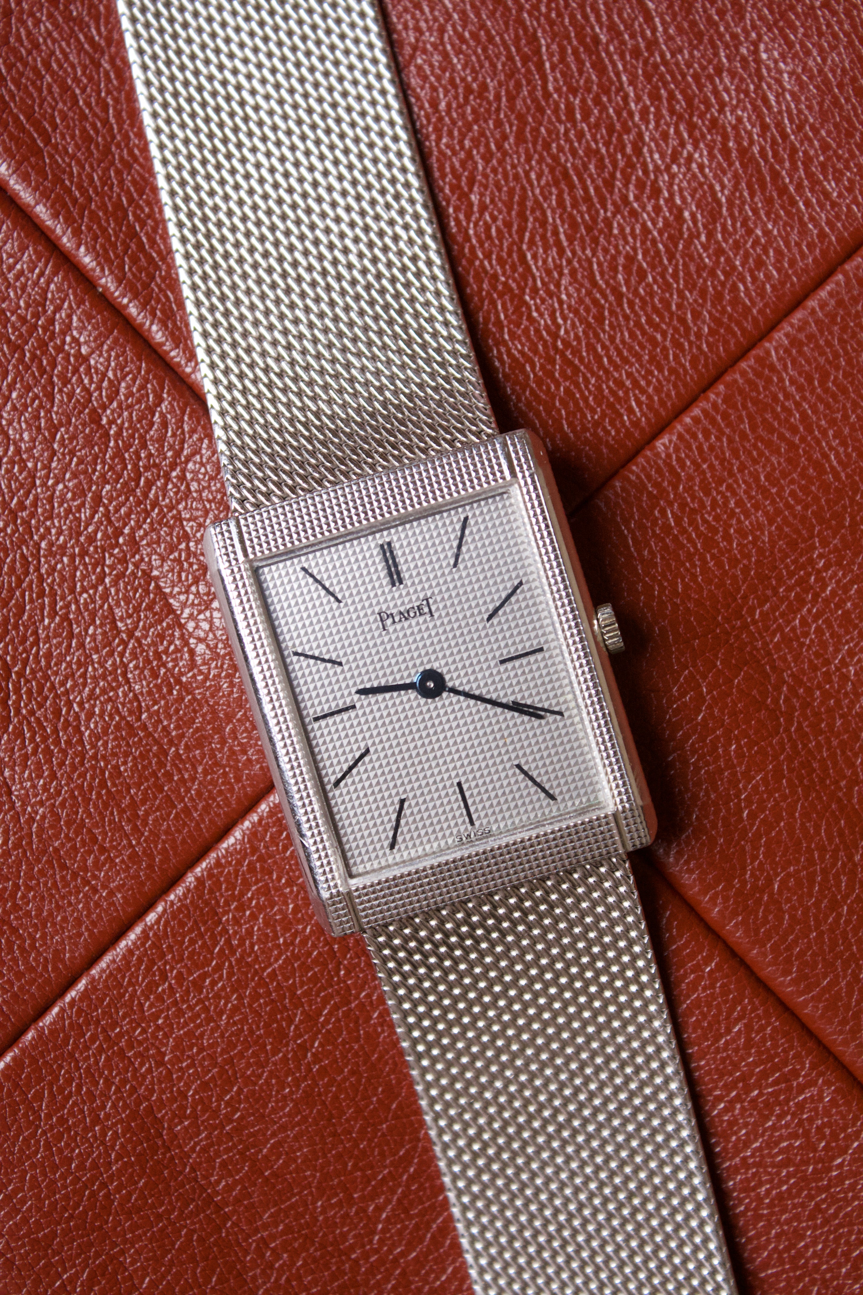 Piaget Tank Extra-Plate Or Blanc 18K Clous de Paris ref. 9151