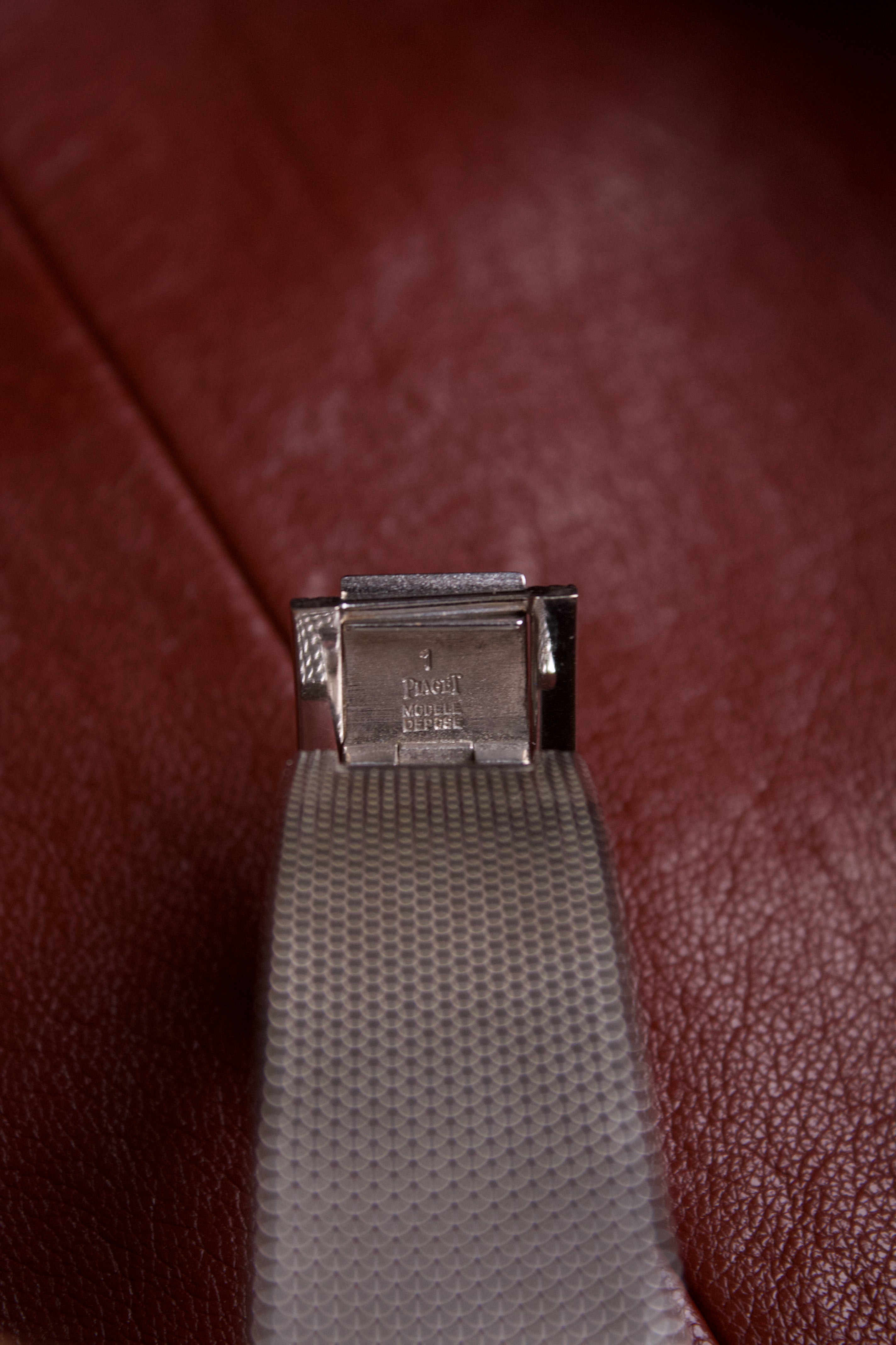 Piaget Tank Extra-Plate Or Blanc 18K Clous de Paris